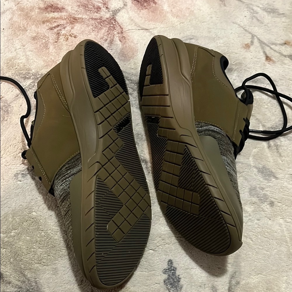 Supra Shoes for Men . Olive and black . Very good condition. Never worn. - Picture 3 of 6